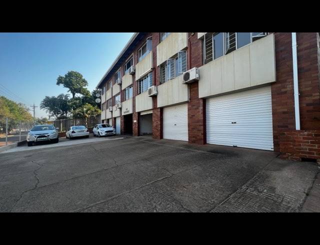4 BEDROOM APARTMENT RENTED IN ESSENWOOD